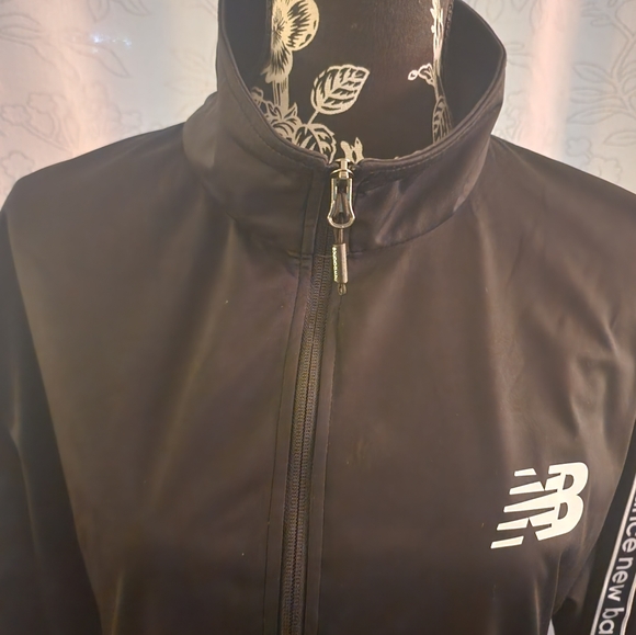 New Balance Zip Up Jacket - Picture 3 of 8